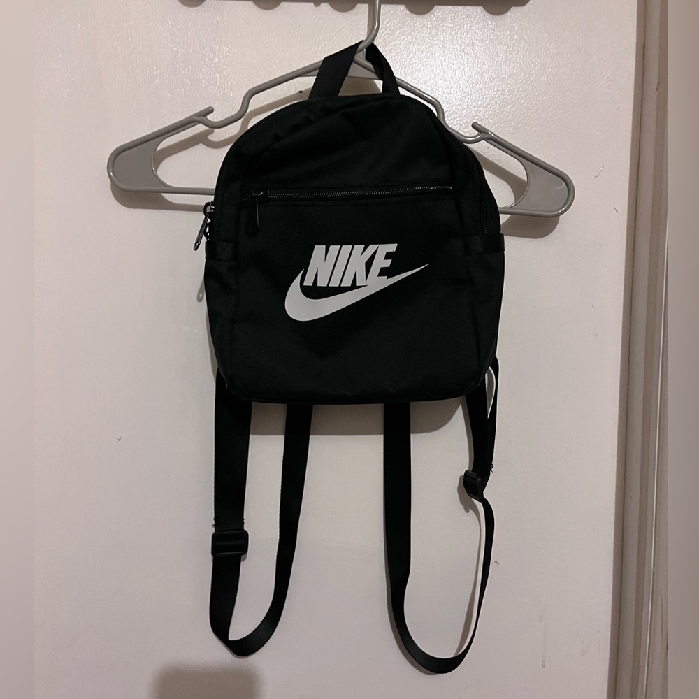 Nike Sportswear Futura 365 Mini Backpack in Black 🎒🖤